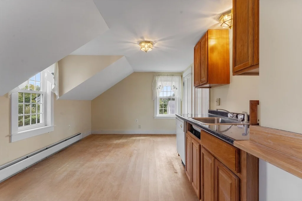 Photo of 340 Sturbridge Rd
