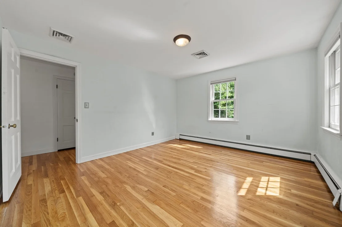Photo of 102 Oak Ridge Drive