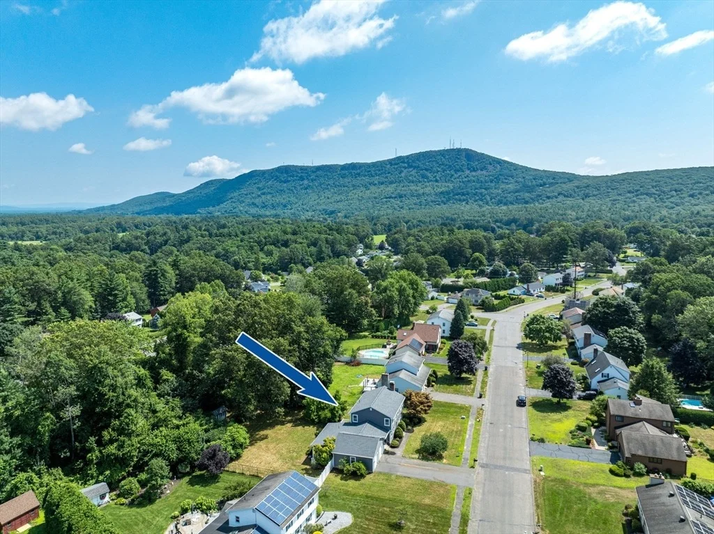 Photo of 13 Golden Dr