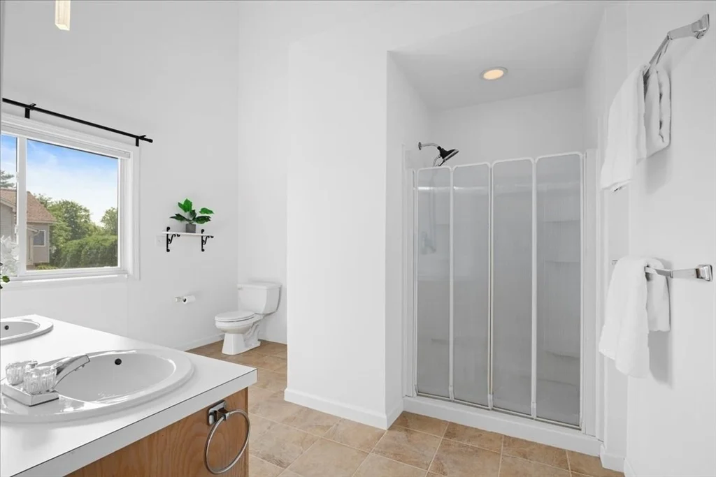 Photo of Unit 38C at 343 Captain Eames Cir