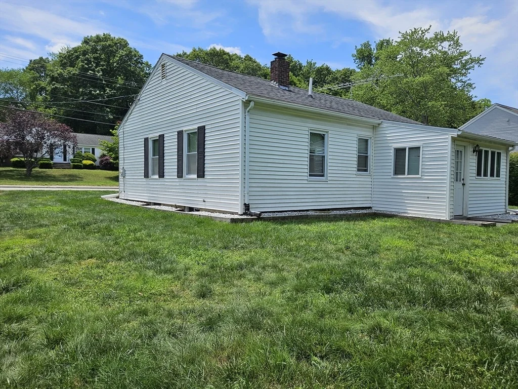Photo of 461 River Rd