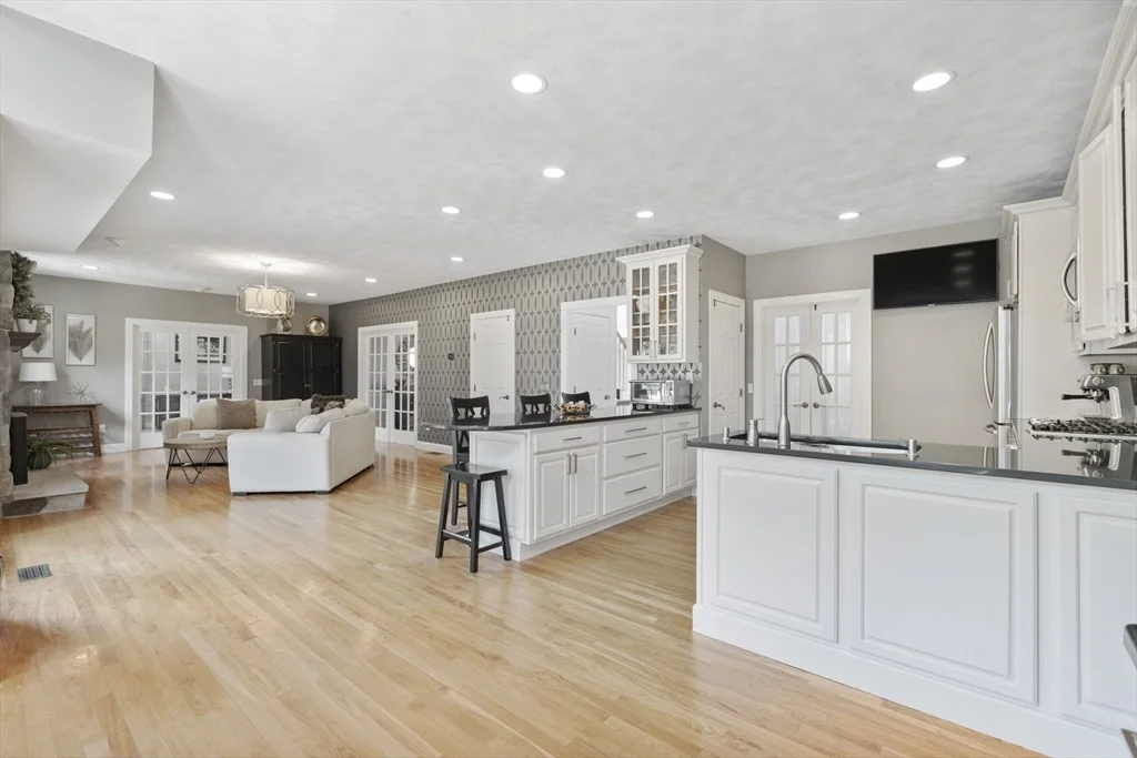 Photo of 11 Bridle Dr