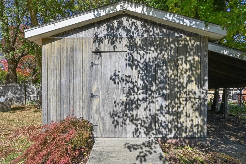 Photo of 18 Middlebrook Rd