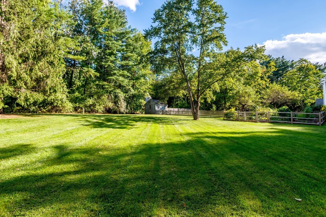 Photo of 662 Old Harvard Rd