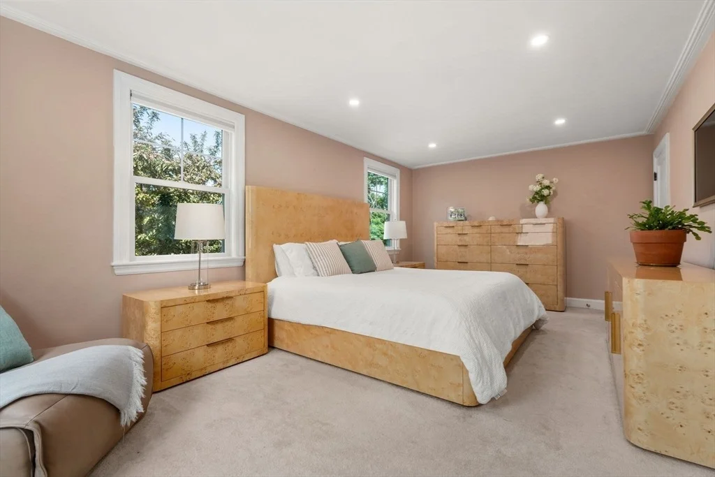 Photo of 52 Beaufort Ave