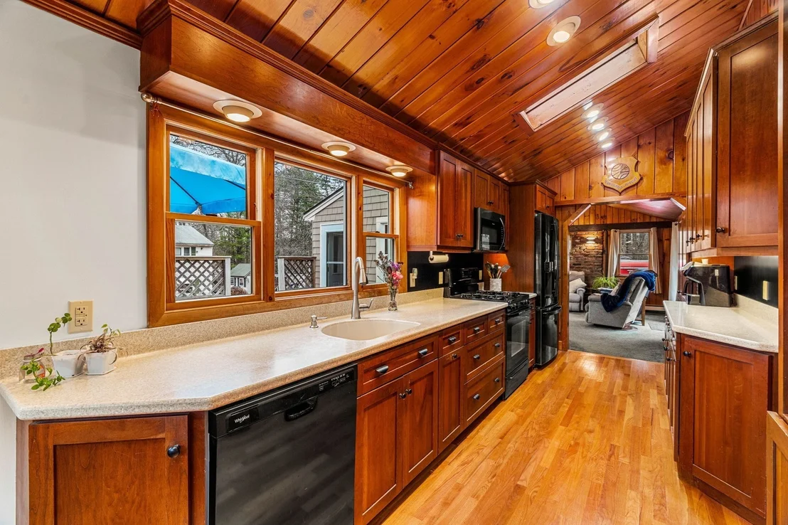 Photo of 57 Richardson Ave