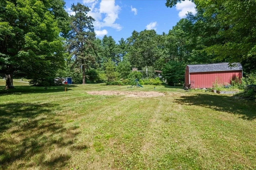 Photo of 237 Boston Rd