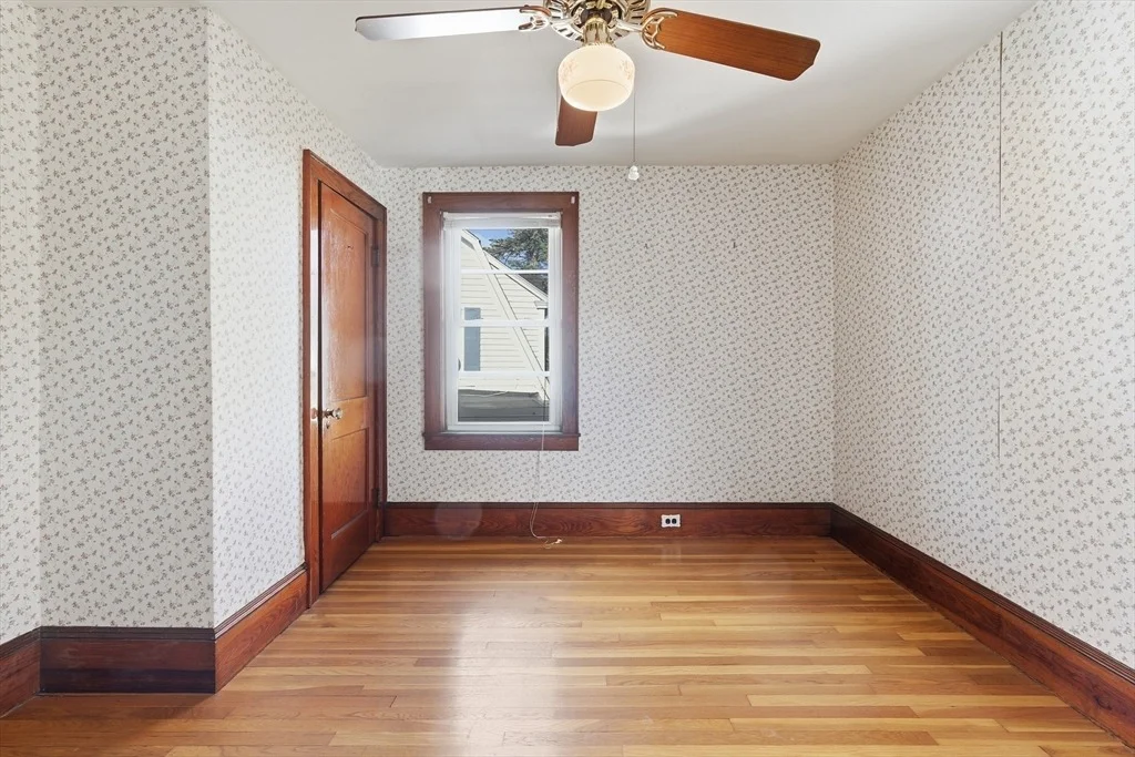 Photo of 284 Beacon St