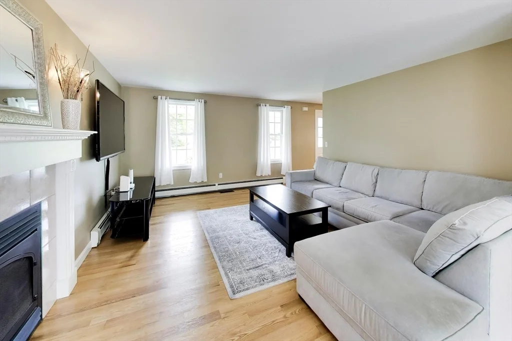 Photo of 24 Meadow Ln