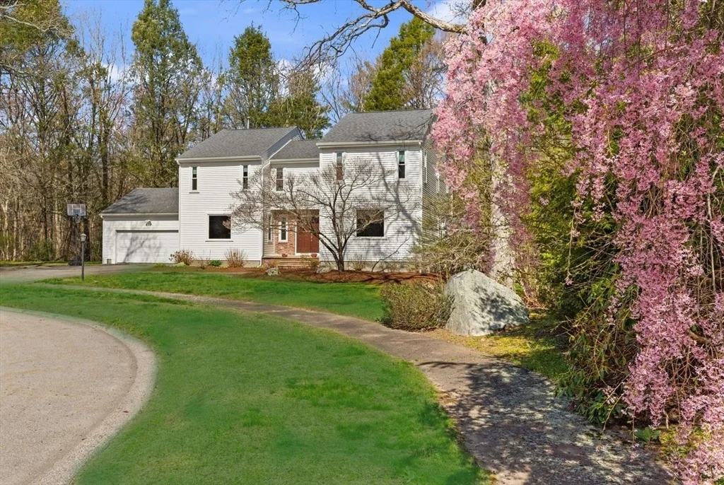 Photo of 17 Niantic Rd