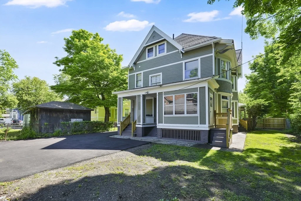 Photo of 288 Saint James Ave