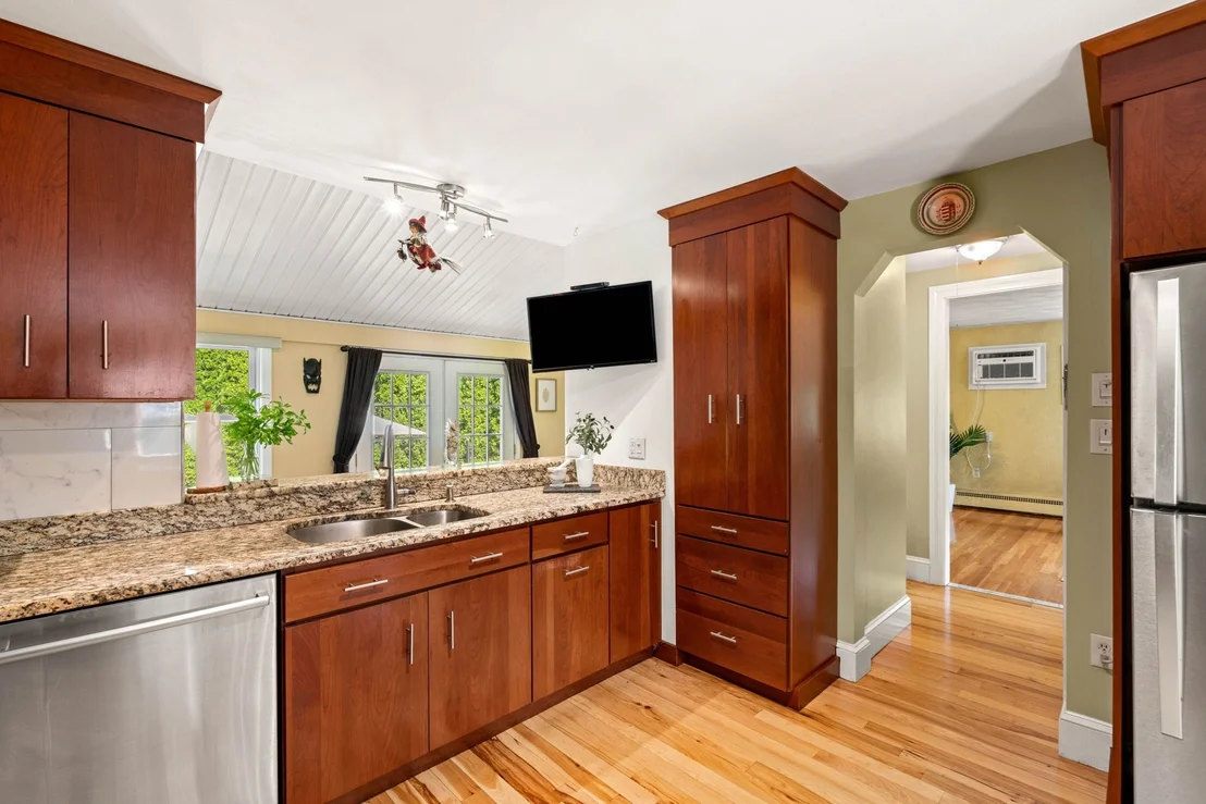 Photo of 52 Thornton Ave