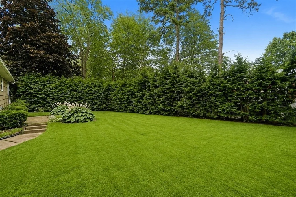 Photo of 185 Gardens Dr
