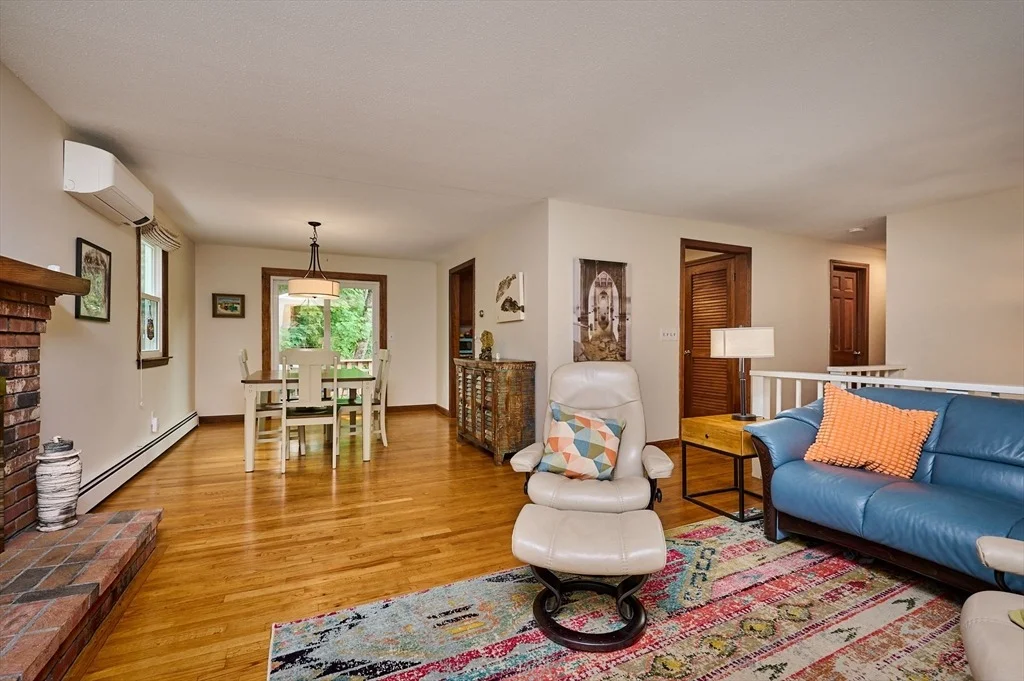 Photo of 10 Robin Rd