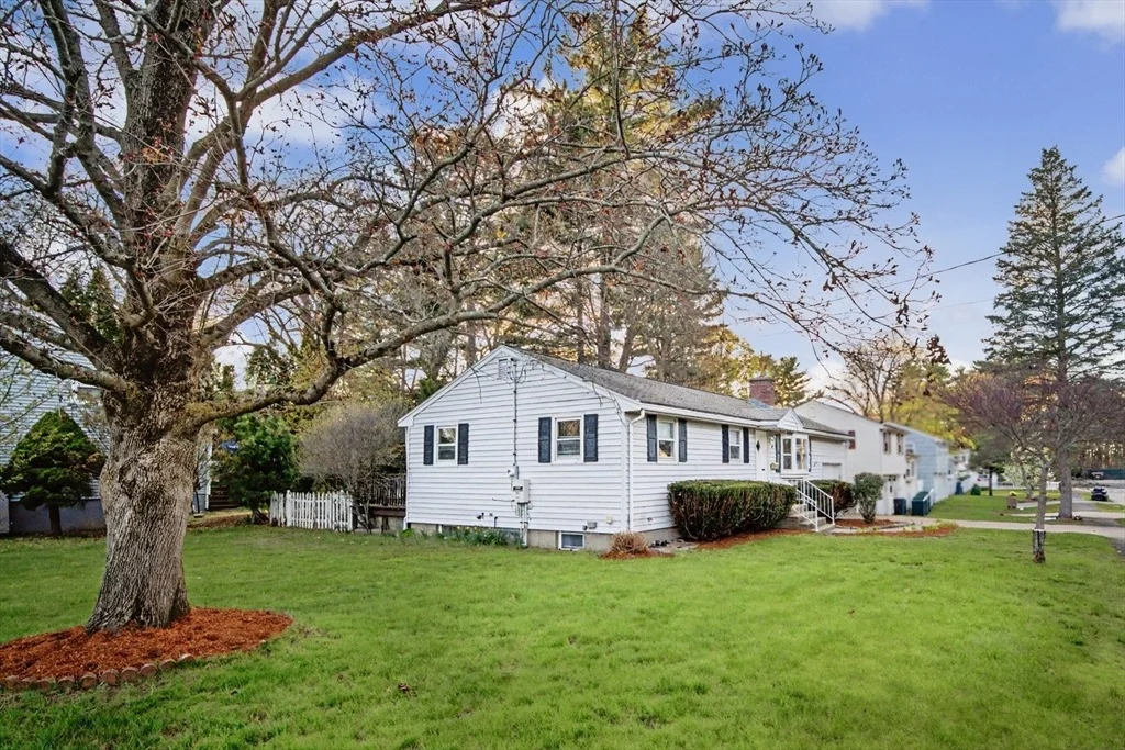 Photo of 29 Greenleaf Cir