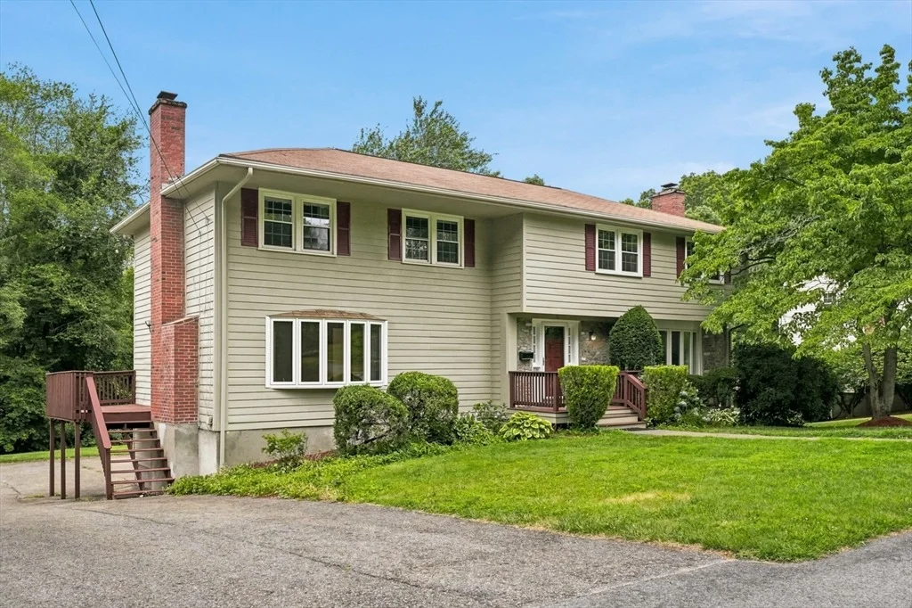 Photo of 52 Lanewood Ave