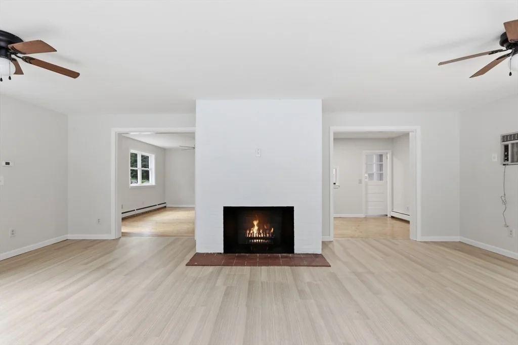Photo of 1007 Boston Rd