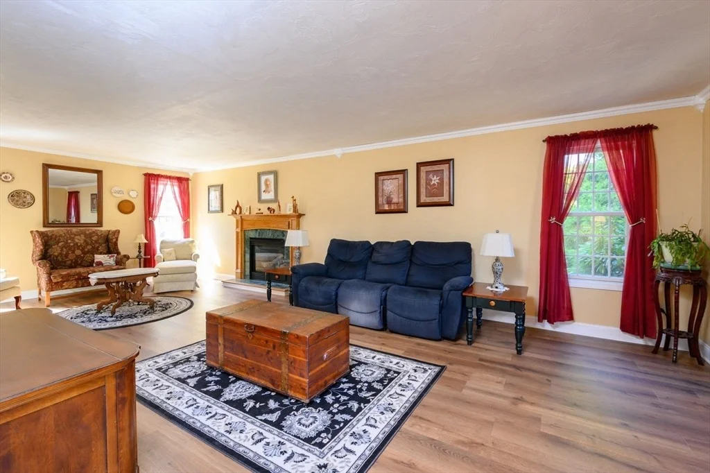 Photo of 91 Brookside Dr