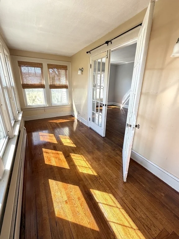 Photo of 180 Russell Rd