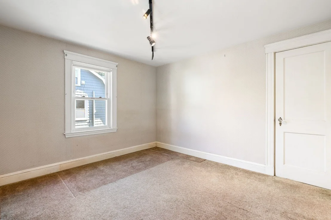 Photo of 152 Mount Vernon St