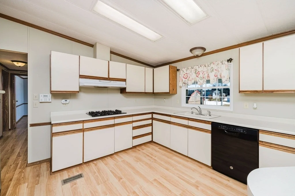 Photo of 4 Emerald Pl