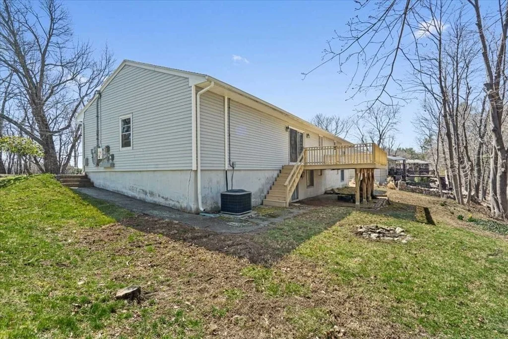 Photo of 77 Zenith Dr