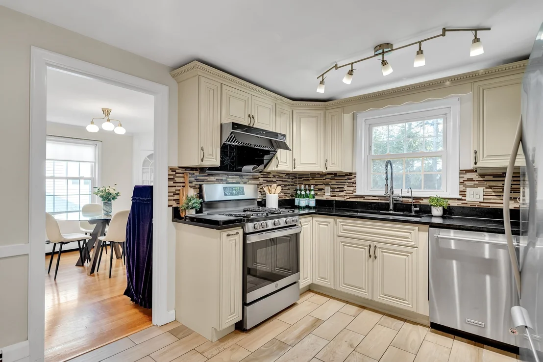 Photo of 33 Stowecroft Rd