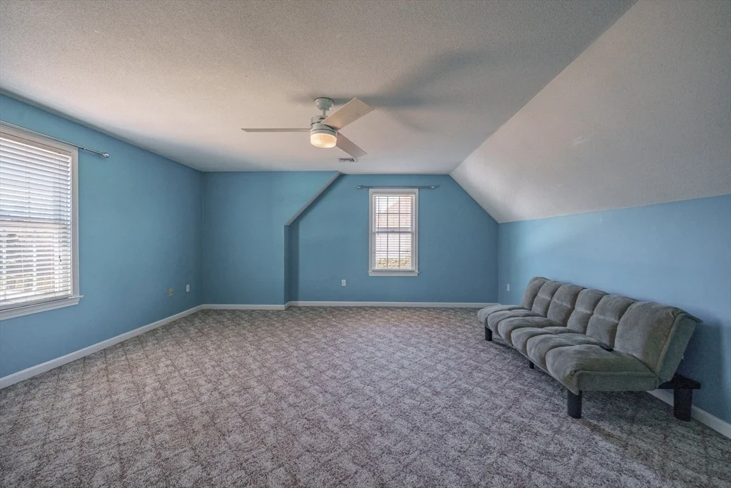 Photo of 303 Munger Hill Rd