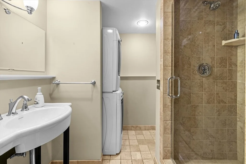 Photo of 65 May St