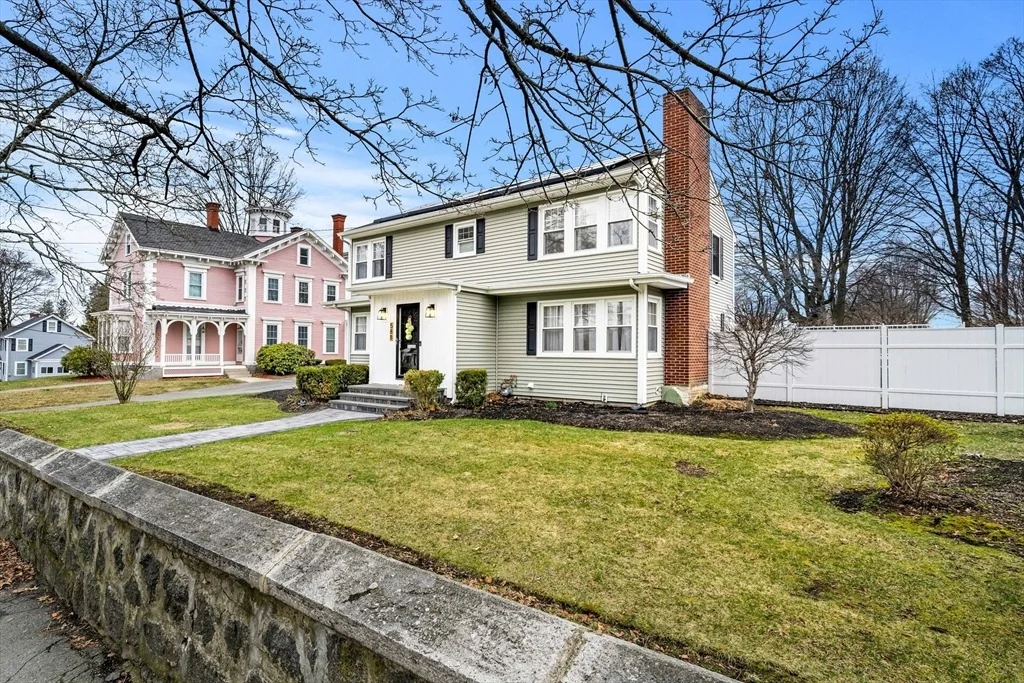 Photo of 588 Andover St