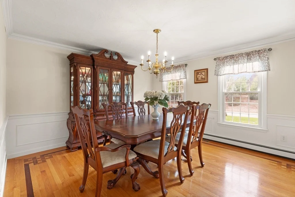 Photo of 35 Meadowbrook Dr
