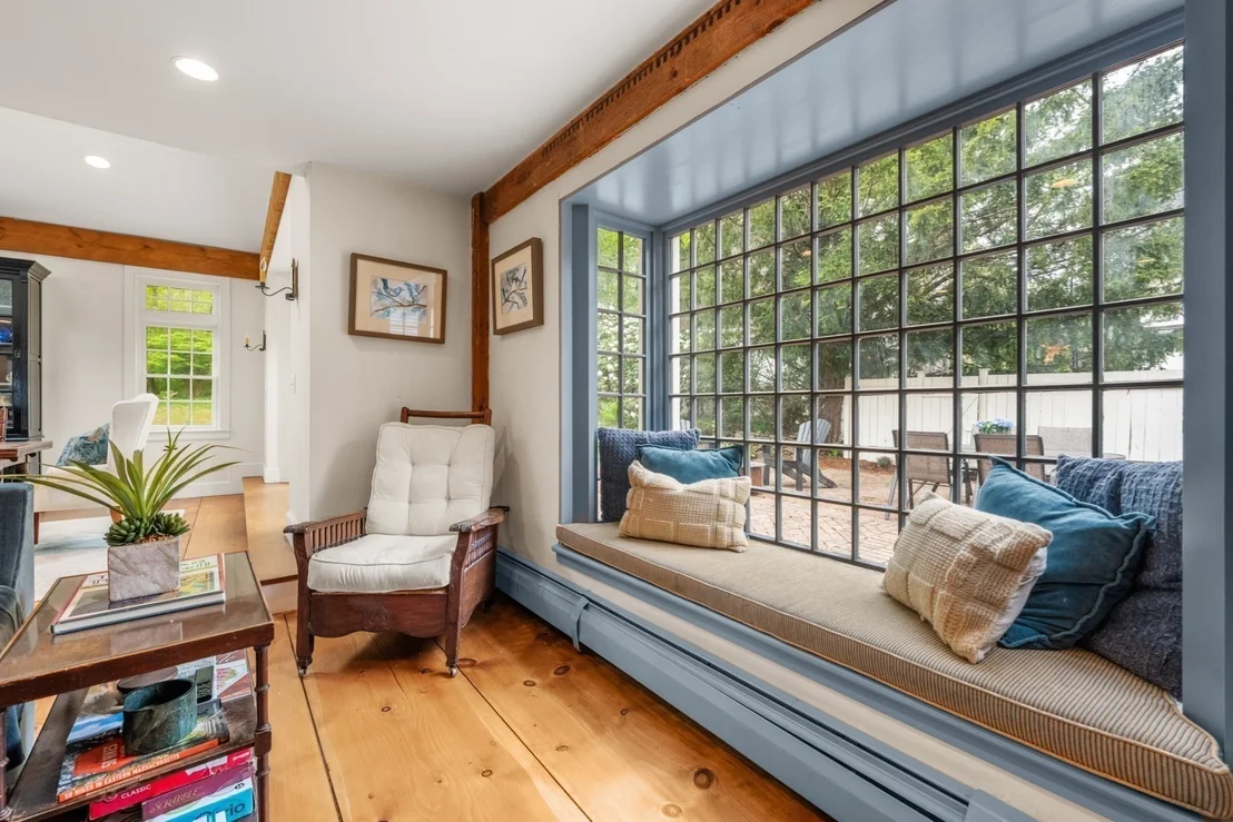 Photo of 41 Longmeadow Road