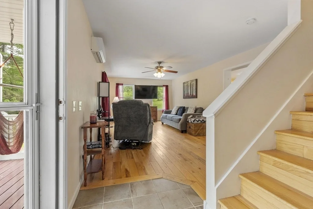 Photo of 240 Farley Rd