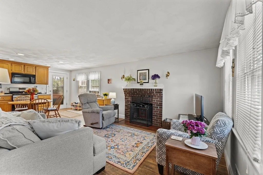 Photo of 85 Oak St