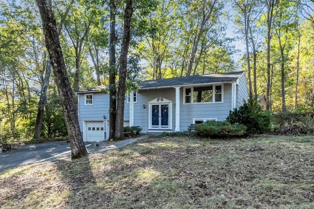 Photo of 32 Stonewall Dr