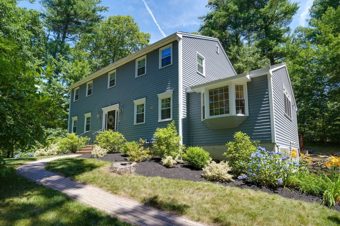 Photo of 18 Coolidge Cir