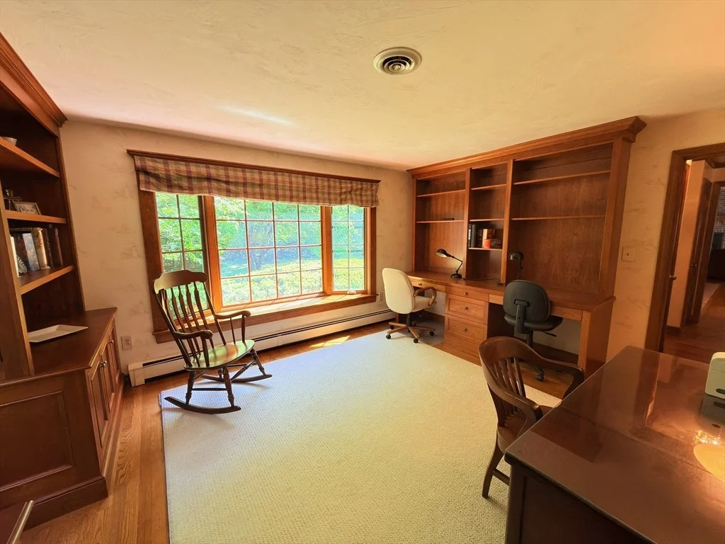 Photo of 19 Bubbling Brook Rd