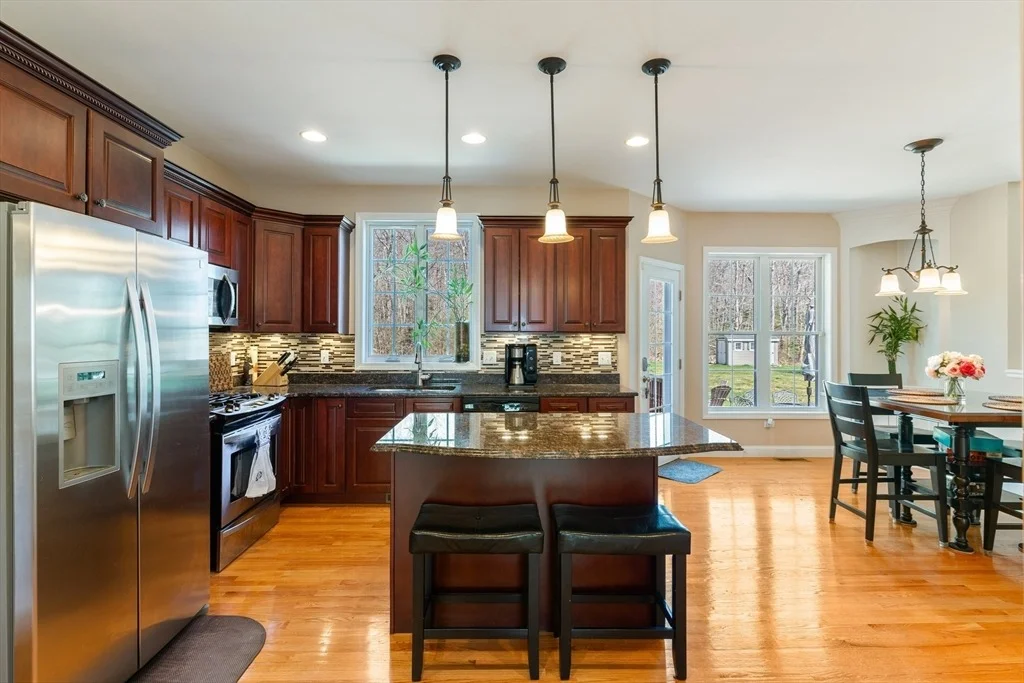 Photo of 368 Cottrell Rd