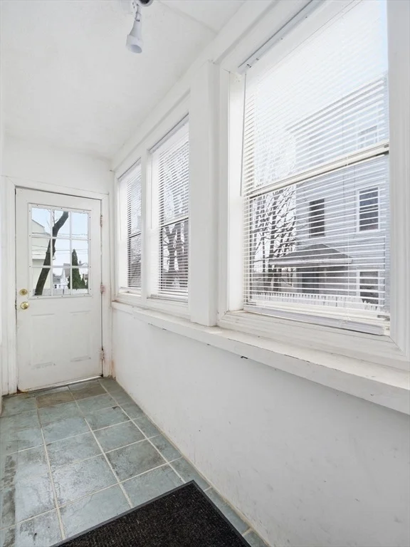 Photo of 10 Almont Ave