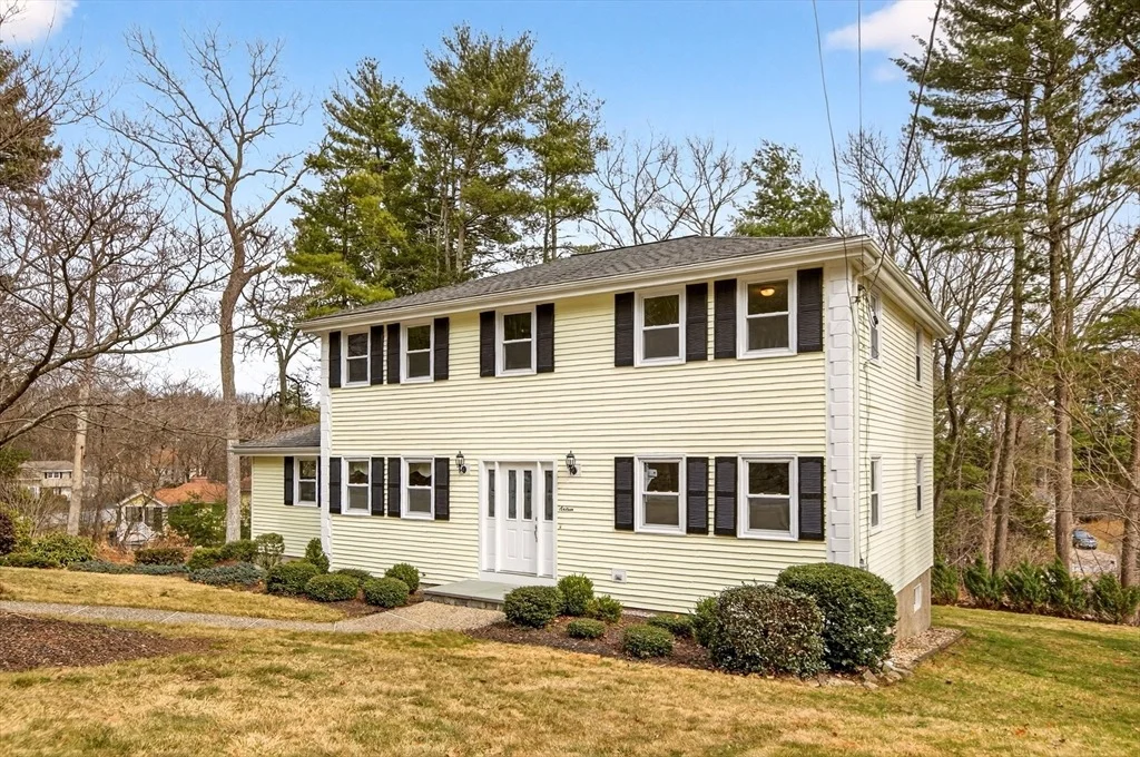 Photo of 16 Eastmount Road