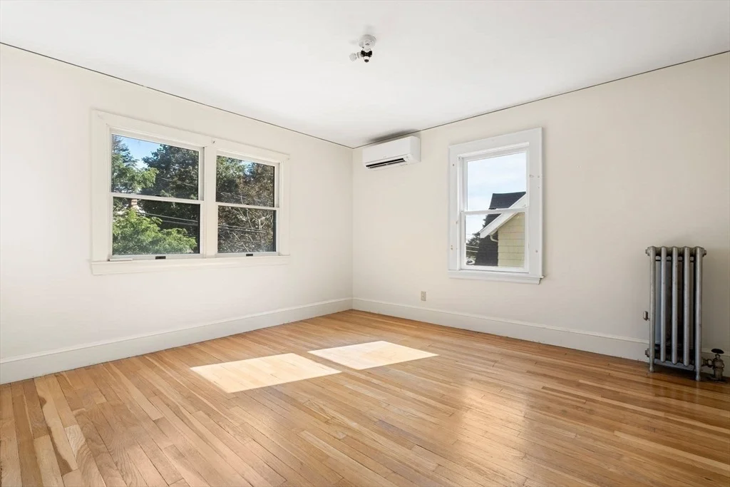 Photo of 305 Park Ave