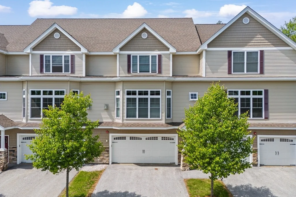 Photo of Unit B at 5 Manor Dr