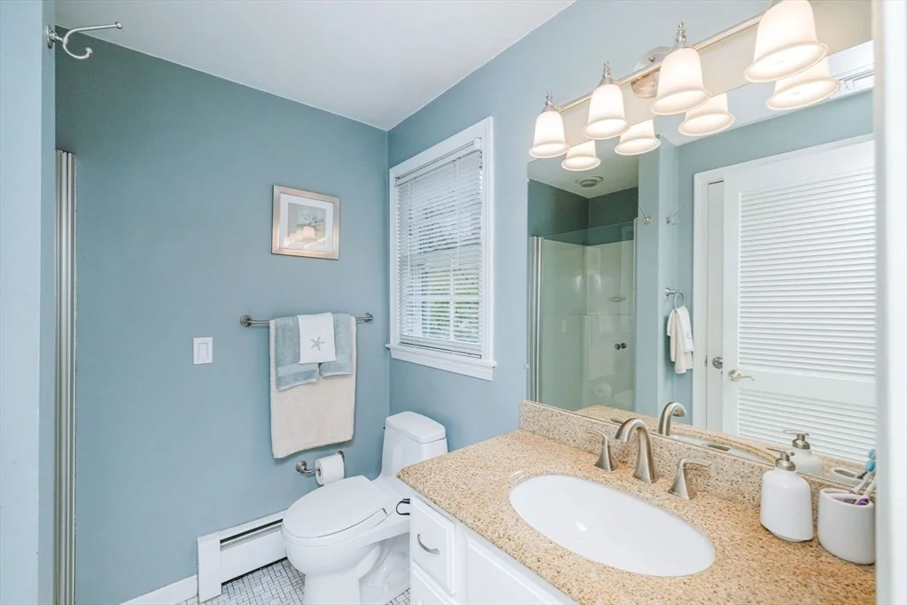 Photo of 146 Colonial Dr
