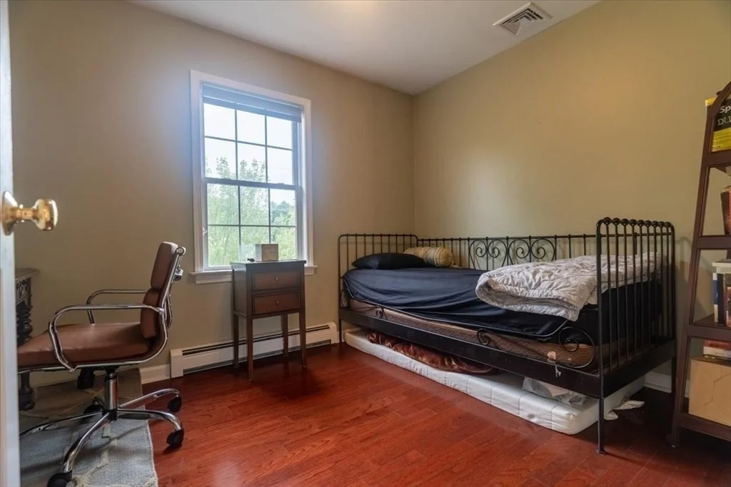 Photo of 82 Hammersmith Dr.