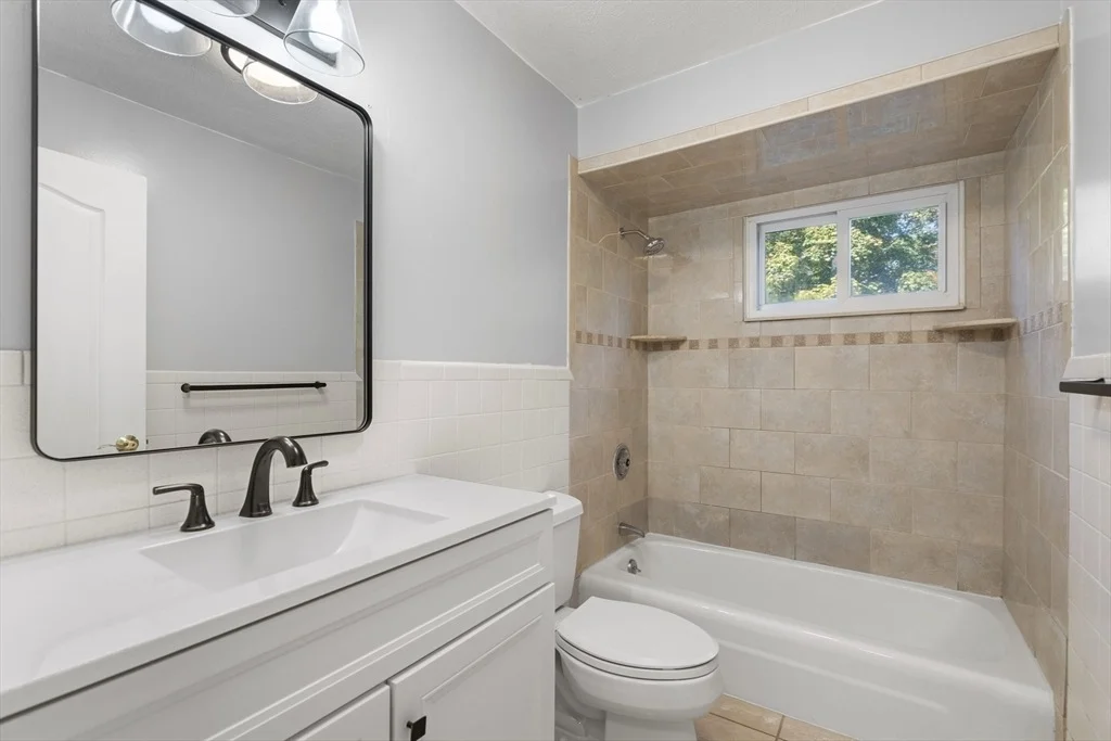 Photo of Unit 405 at 80 Walnut Street