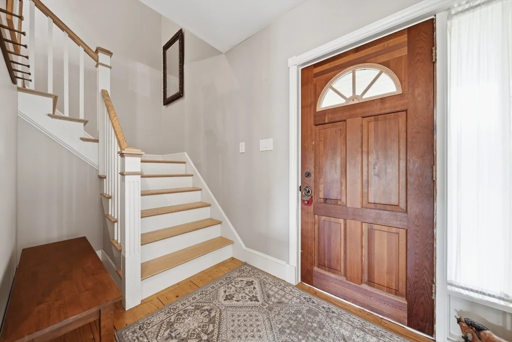 Photo of 1394 Main St