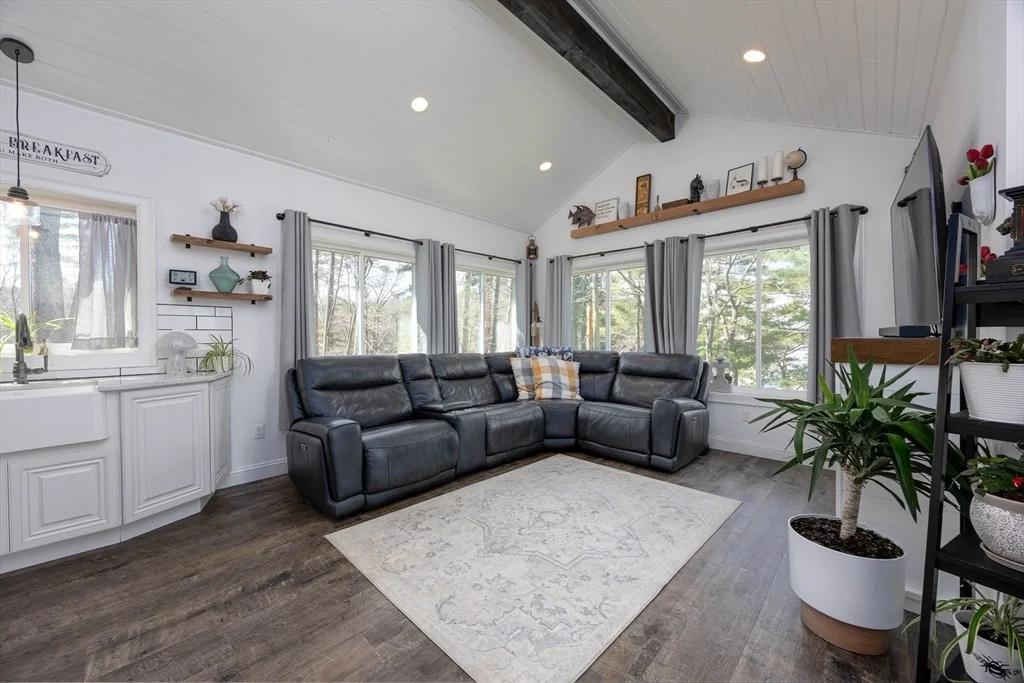 Photo of 20 Bailey Shore