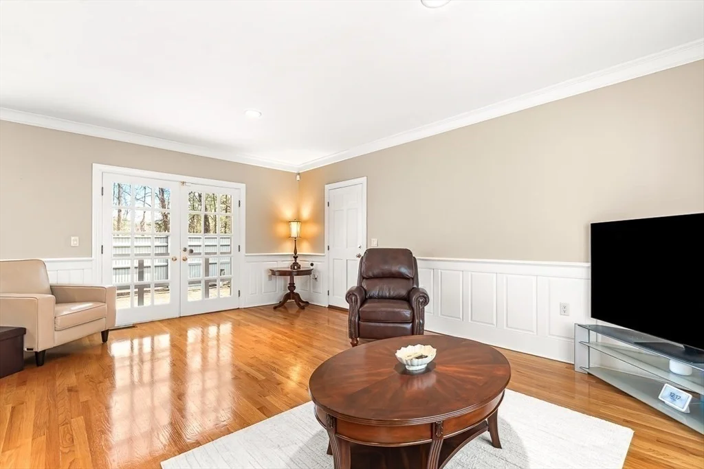 Photo of 2 Liberty Ln