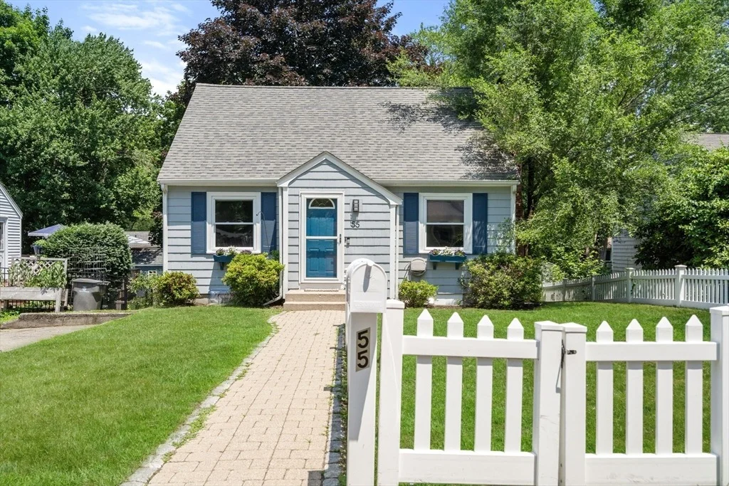 Photo of 55 Joclyn Ave