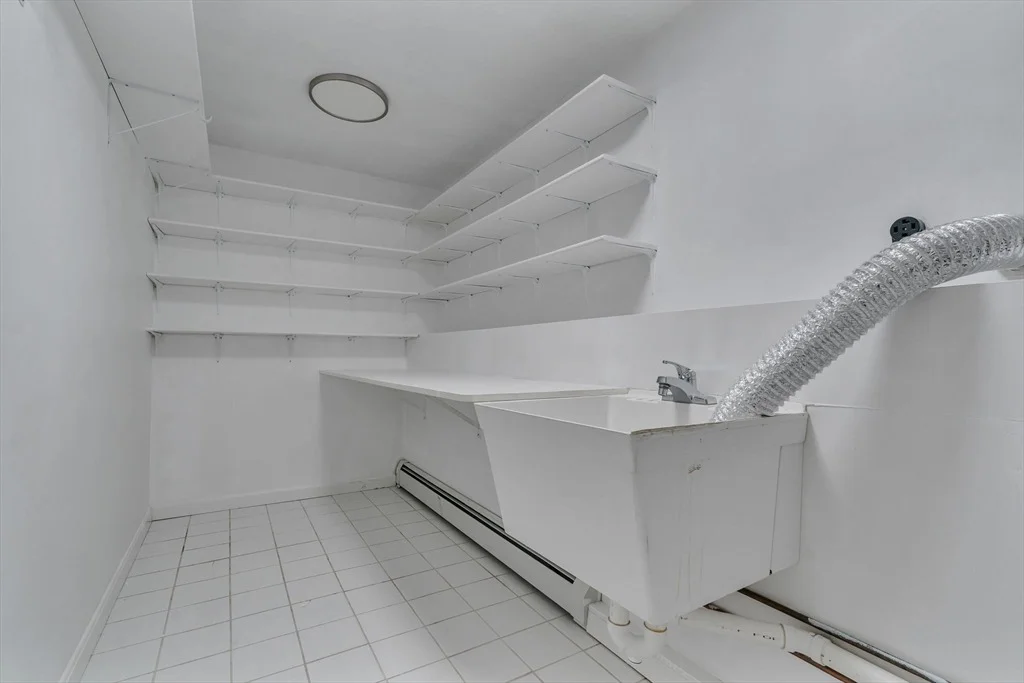 Photo of 8 Park Cir